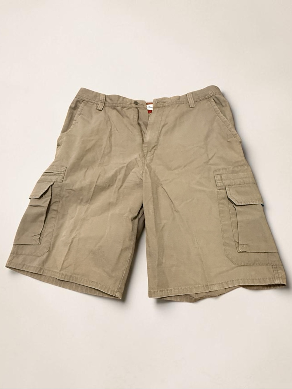 Men's Dockers Cargo Shorts in Khaki - Classic Utility Style size 36